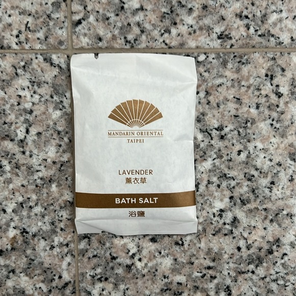 NWT Mandarin Oriental Taipei Hotel amenities with burlap padded slippers size11” - Picture 9 of 16